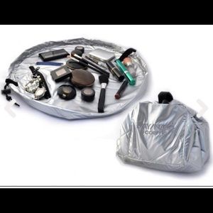 Lay and Go Cosmo Cosmetics Pouch